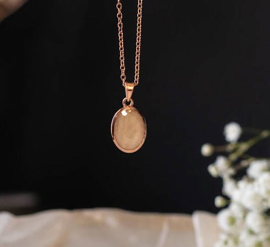 Ila Oval Pendant